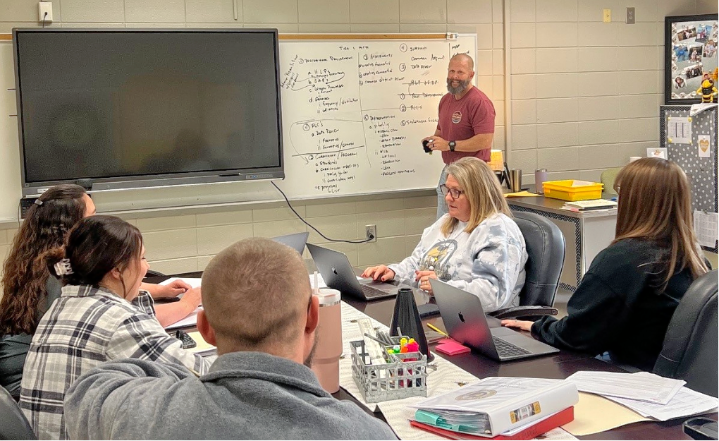 Principal leading data discussions